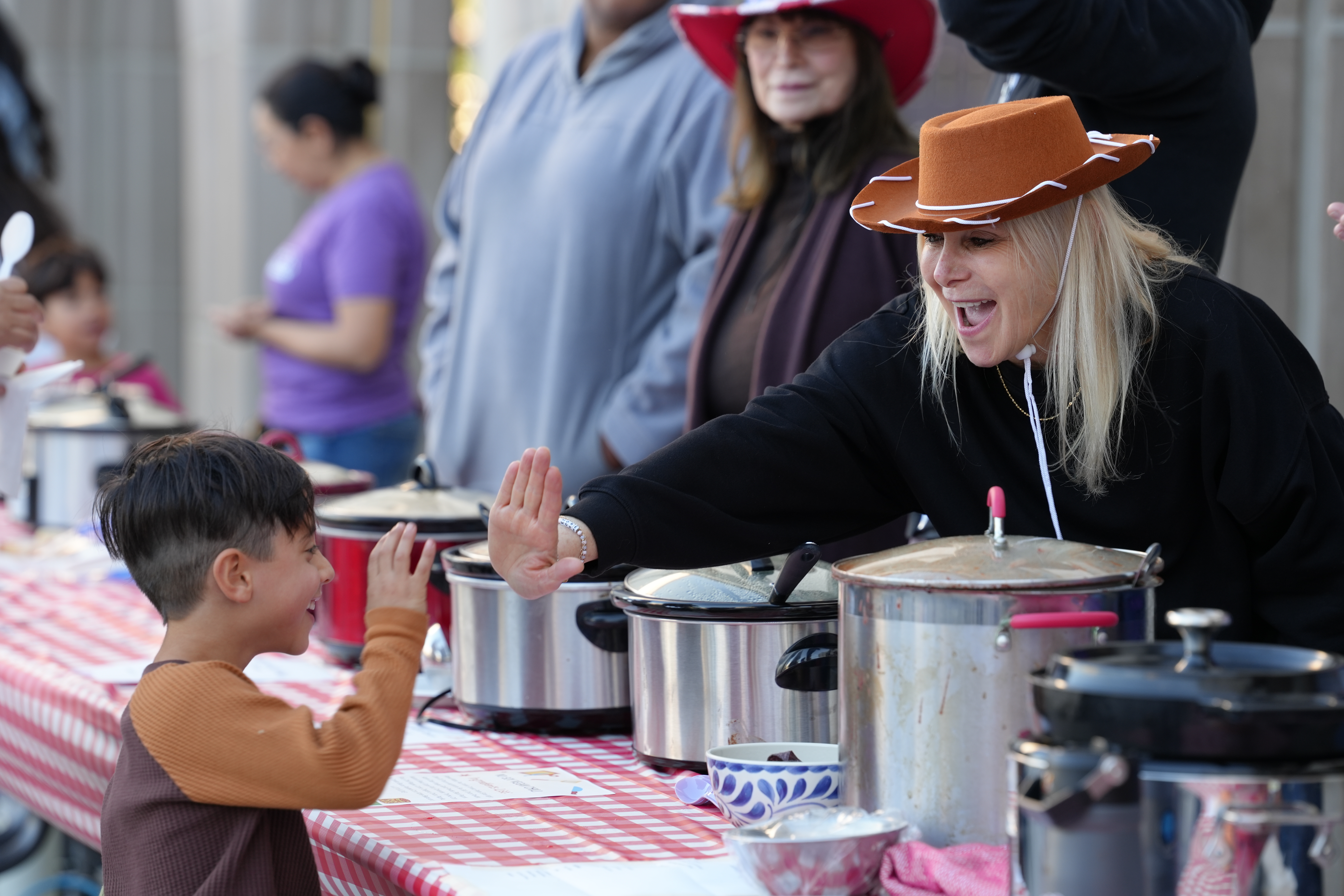 Horace Mann Elementary School Celebrates Community Spirit at 9th Annual Husky Hoedown